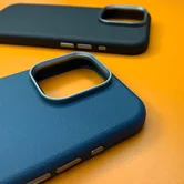 Чехол iPhone 16 NY-39 Leather (черный)